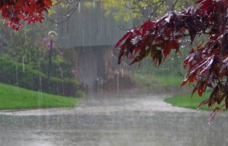 শ্রাবণ : এই সময়ের পূর্ণিমায় চাঁদ শ্রবণা নক্ষত্রের কক্ষপথে অবস্থান করে। শ্রবণা নক্ষত্রের নামেই এ মাসের নাম রাখা হয়েছে। এ মাসে সারাদিন বৃষ্টি ঝরতে থাকে।