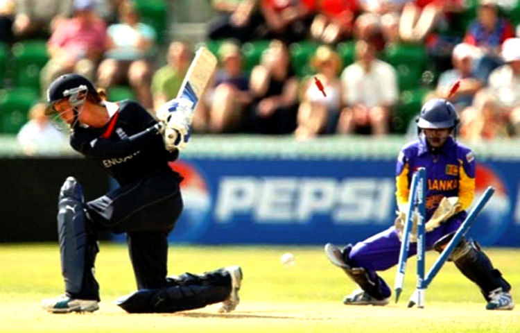 &nbsp;শ্রীলঙ্কা-ইংল্যান্ড : এটি&nbsp; ২০০৭ সালের বিশ্বকাপের ঘটনা। সুপার এইটে এই ম্যাচটা জেতার জন্য ইংল্যান্ডের দরকার ছিল ২৩৫ রান। কিন্তু শেষ বলে দুই রান যখন দরকার, তখন বোপারার উইকেট পতনে ম্যাচটি ইংল্যান্ডের হাত ছাড়া হয়ে যায়।