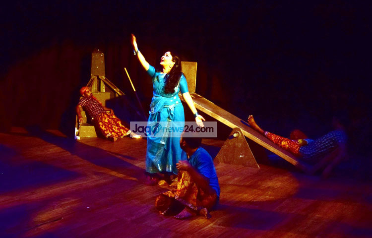 শহীদুল জহিরের উপন্যাস অবলম্বনে &lsquo;সে রাতে পূর্ণিমা ছিলো&rsquo; নাটকটির নির্দেশনায় ছিলেন রেজা আরিফ। ছবি : মাহবুব আলম।