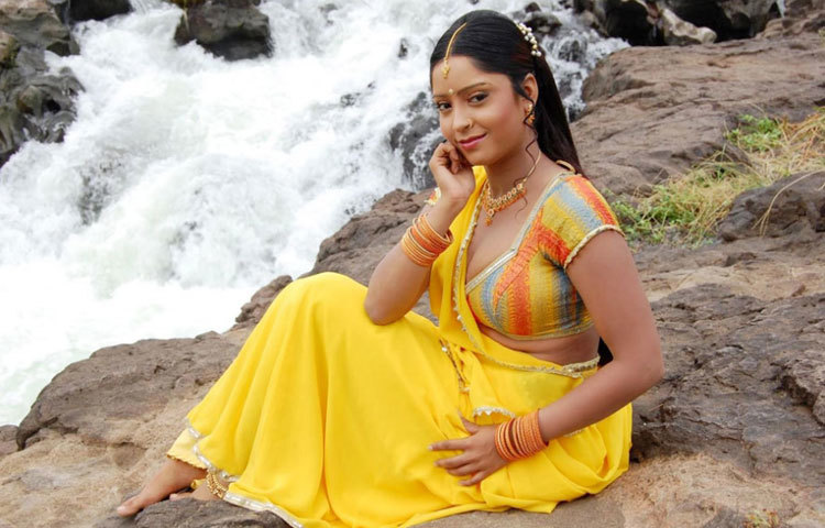 সুভি শর্মা : ভোজপুর চলচ্চিত্রে আলোচিত নায়িকাদের মধ্যে সুভি শর্মা অন্যমত। ক্যারিয়ারের খুব অল্প সময়ের মধ্যেই তিনি বিপুল দর্শকপ্রিয়তা লাভ করেছেন।