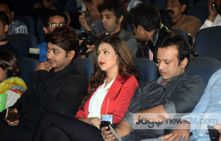 রোববার (৭ ফেব্রুয়ারি) সন্ধ্যায় রাজধানীর স্টার সিনেপ্লেক্সে সুইটহার্ট ছবির মিউজিক সেলিব্রেশন অনুষ্ঠিত হয়। এতে ছবির অভিনেতা-অভিনেত্রী ও গণমাধ্যমকর্মীরা উপস্থিত ছিলেন। ছবি : মাহবুব আলম।