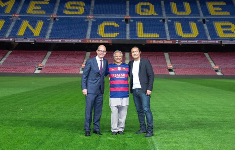 বিশ্বফুটবলের অন্যতম সেরা ক্লাব এফসি বার্সেলোনা পরিদর্শন করেছেন শান্তিতে&nbsp; নোবেল জয়ী ড. মোহাম্মদ ইউনুস। নিজেদের অফিসিয়াল ক্লাব ওয়েবসাইটে বিষয়টি নিশ্চিত করে লা লিগা চ্যাম্পিয়নরা।