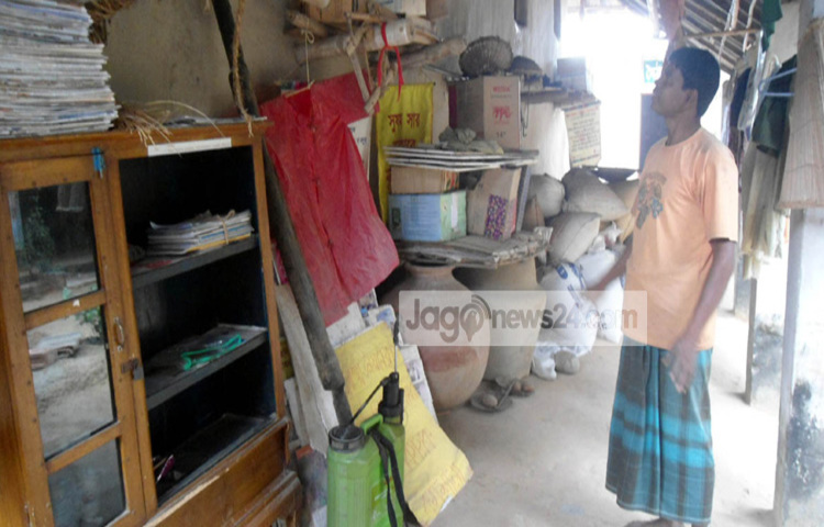 Naogaon-Krishe-Jadughor