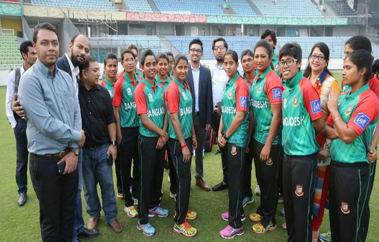 Women-Cricket-team