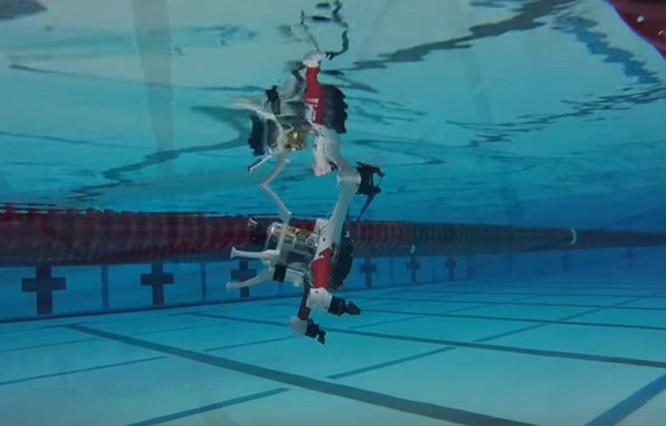 এবার পানির নিচেও কাজ করতে পারবে বা উড়তে পারবে এমন ড্রোন ঈবশ আলোচনা সৃষ্টি করেছে। &lsquo;লুন কপ্টার&rsquo; নামের এ ড্রোন তৈরি করেছেন ওকল্যান্ড ইউনিভার্সিটির ইমবেডেড সিস্টেমস রিসার্স গ্রুপ।