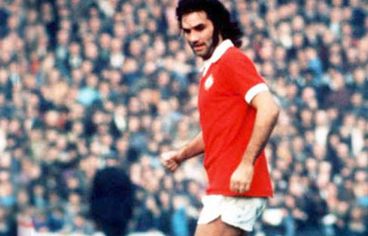 জর্জ বেস্ট : তিনি ১৯৪৯ সালে ইংল্যান্ডে জন্মগ্রহণ করেন।&nbsp; বেস্ট ম্যানসেস্টার ইউনাইটেড দলের হয়ে ফুটবল জীবন শুরু করেন।