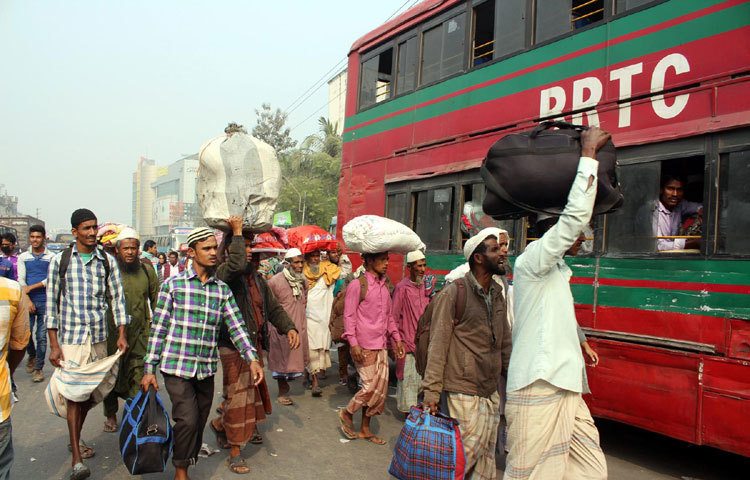 ইজতেমা শেষে বাড়ি ফেরা।ছবি : বিপ্লব দিক্ষিৎ