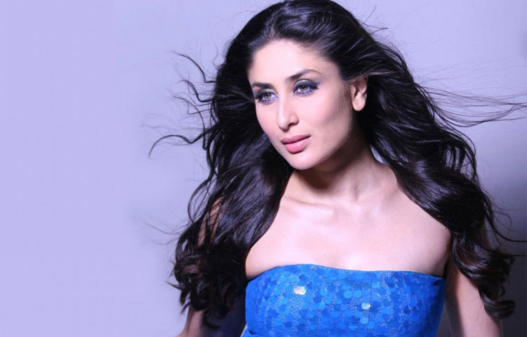 ঢাকার বঙ্গবন্ধু জাতীয় স্টেডিয়ামে নৃত্য পরিবেশন করবেন বলিউড তারকা কারিনা কাপুর। অন্তর শোবিজের আমন্ত্রণে &lsquo;ক্লিন কারিনা কাপুরঢাকা কনসার্ট উইথ বলিউড কুইন অ্যান্ড এজে&rsquo; এই অনুষ্ঠানে মনোমুগ্ধকর নৃত্যের তালে ঢাকাই ভক্তদের মাতোয়ারা করেন কারিনা।