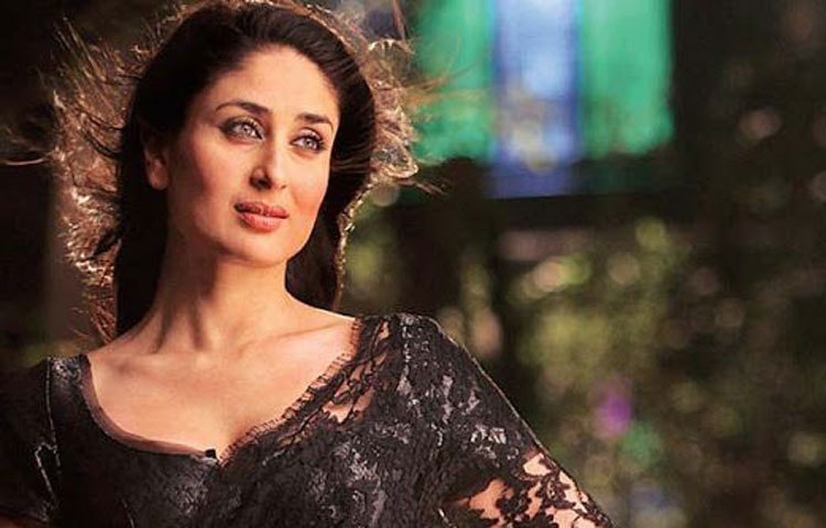 ঢাকার বঙ্গবন্ধু জাতীয় স্টেডিয়ামে নৃত্য পরিবেশন করবেন বলিউড তারকা কারিনা কাপুর। অন্তর শোবিজের আমন্ত্রণে &lsquo;ক্লিন কারিনা কাপুরঢাকা কনসার্ট উইথ বলিউড কুইন অ্যান্ড এজে&rsquo; এই অনুষ্ঠানে মনোমুগ্ধকর নৃত্যের তালে ঢাকাই ভক্তদের মাতোয়ারা করেন কারিনা।