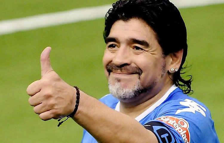 ম্যারাডোনা :&nbsp; তার পুরোনাম ডিয়াগো ম্যারাডোনা। তিনি ১৯৬০ সালে আর্জেন্টিনায় জন্মগ্রহন করেন। ম্যারাডোনা আর্জেন্টিনাস, বার্সেলোনা, নাপোলি প্রভৃতি ফুটবল দলের হয়ে বিশ্বব্যাপি সুনাম অর্জন করেন।