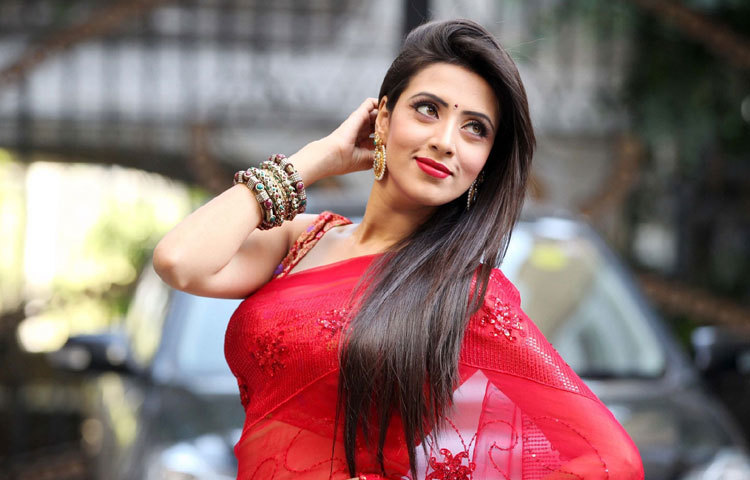 মডেল-অভিনত্রেী বিদ্যা সিনহা মিম নতুন একটি ছবিতে চুক্তিবদ্ধ হয়েছেন। &lsquo;দাগ&rsquo; শীর্ষক এ ছবিটির শুটিং আগামী মাসের প্রথম দিকে শুরু হবে। এটি পরিচালনা করবেন তারেক শিকদার।