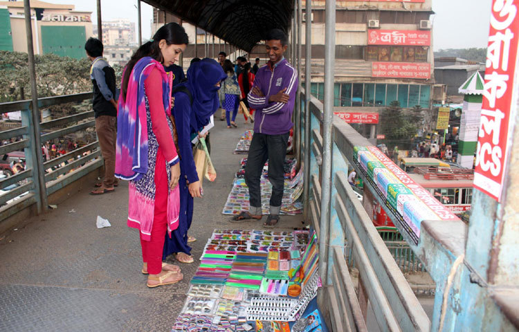 রাজধানী নিউ মার্কেটের চিরচেনা চিত্র। ছবি : বিপ্লব দিক্ষিৎ