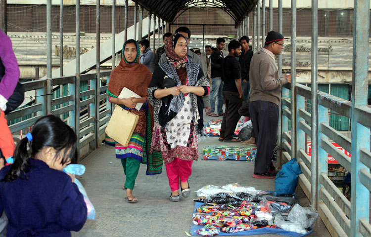 রাজধানী নিউ মার্কেটের চিরচেনা চিত্র। ছবি : বিপ্লব দিক্ষিৎ