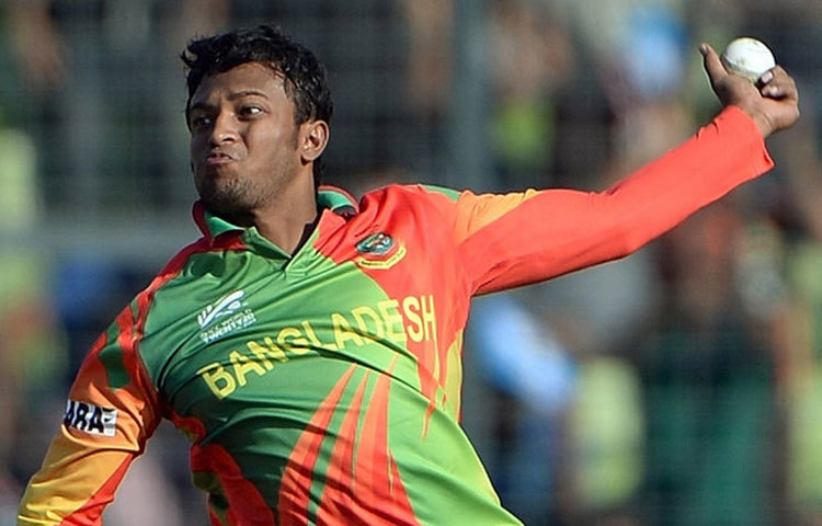 ২০০৬ সালের আগস্ট মাসে জিম্বাবুয়ের বিপক্ষে একদিনের আন্তর্জাতিক ম্যাচে সাকিব আল হাসানের অভিষেক ঘটে।&nbsp; সাকিব প্রথম বাংলাদেশি ক্রিকেটার হিসেবে একদিনের ক্রিকেটে ৪,০০০ করার গৌরব অর্জন করেন। এরই মধ্যে ফেসবুকে তার ভক্তসংখ্যা ৪০ লাখ পেরিয়ে&nbsp; গেছে ।