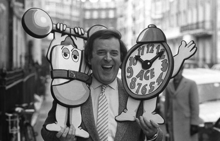 উপস্থাপনায় আত্মনিমগ্ন টেরি। ছবি : বিবিসি নিউজ