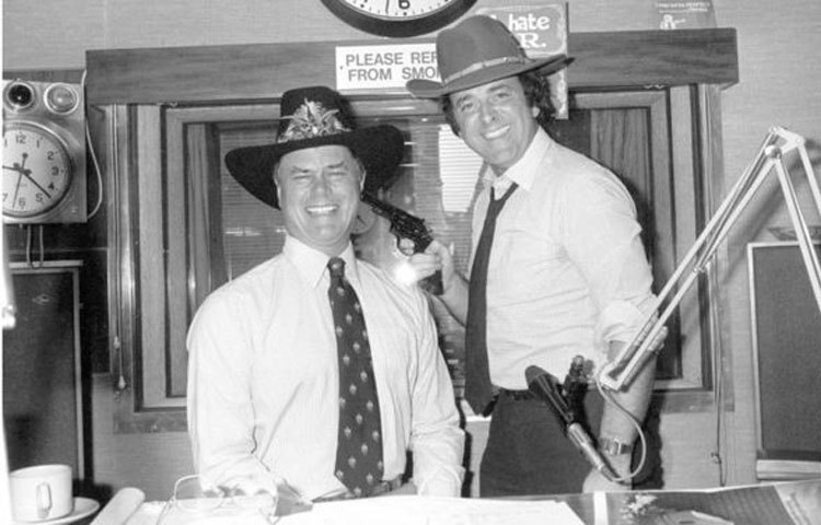 স্টুডিওতে কর্তব্যরত টেরি উগান। ছবি : বিবিসি নিউজ