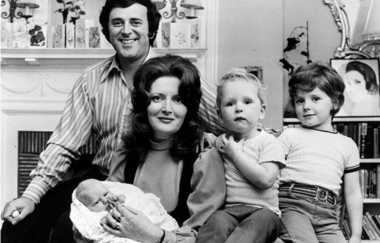 ছবির মত সাজানো ছিলো তার সংসার। ছবি : বিবিসি নিউজ