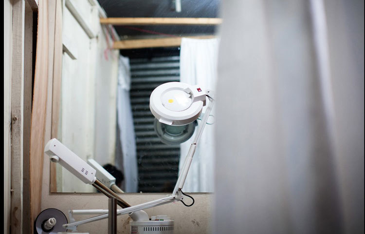 উগান্ডার রাজধানী কাম্পালার একটি আধুনিক বিউটি পার্লার। ছবি : সিএনএন