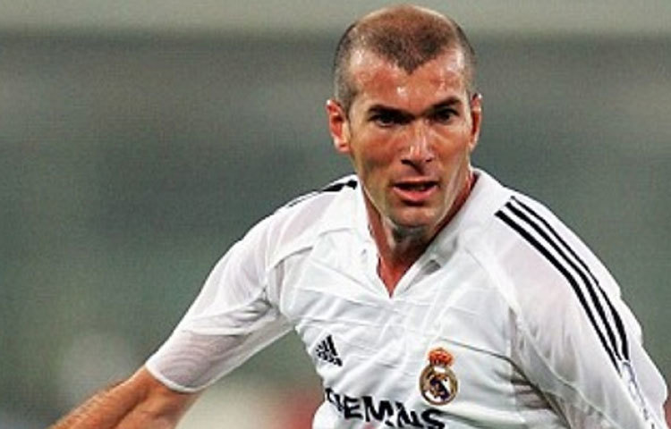 জিনেদাইন জিদান : বিশ্বের অন্যতম কিংবদন্তী ফুটবলরার জিনেদাইন জিদান ১৯৭২ সালে ফ্রান্সে জন্মগ্রহণ করেন। তিনি রিয়েল মাদ্রিদের হয়ে খেলে খ্যাতি লাভ করেন।