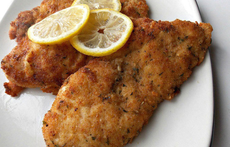 চিকেন কাটলেট : এই বর্ষার বিকেলে চিকেন কাকলেট খেতে খুবই মজার। এই সময়ে মেহমান এলে তা দিয়ে ভালো আপ্যায়ন করা যায়।