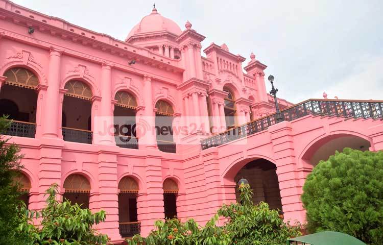 নতুন ভবন নির্মাণের পর তিনি তার প্রিয় পুত্র খাজা আহসান উল্লাহর নামানুসারে এর নামকরণ করেন আহসান মঞ্জিল। ছবি : মাহবুব আলম।