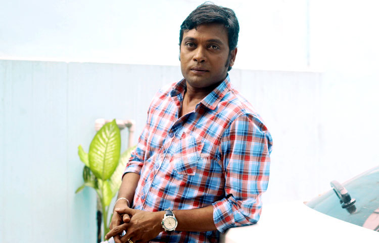 আনিসুর রহমান মিলনের চলচ্চিত্রে অভিষেক হয়েছিল জহির রায়হানের উপন্যাস অবলম্বনে কোহিনূর আক্তার সুচন্দা পরিচালিত &lsquo;হাজার বছর ধরে&rsquo; ছবির মধ্য দিয়ে।