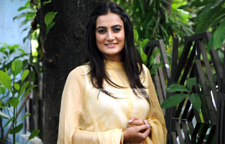 চলচ্চিত্রে ভালো অভিনয়ের জন্য অপর্ণা জাতীয় চলচ্চিত্র পুরস্কার লাভ করেছেন। তার অভিনয় প্রতিভাকে আরো বিকশিত করে এই পুরস্কারের মান ধরে রাখতে চান। ছবি : মাহবুব আলম।