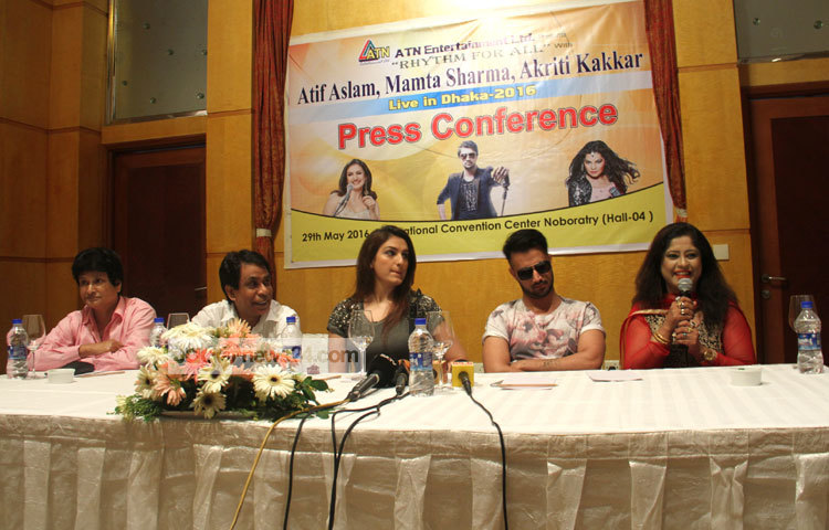 আতিফ আসলামের এ কনসার্টটি উপস্থাপনা করবেন দর্শকপ্রিয় উপস্থাপক দেবাশীষ বিশ্বাস ও মডেল অভিনেত্রী আমব্রিন। কনসার্টের আয়োজন করেছে এটিএন এন্টারটেইনমেন্ট লিমিটেড। ছবি : মাহবুব আলম।