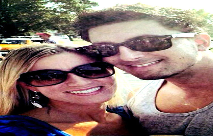 বিএফভিএসজিএফ : ইউটিউব ব্যবহারকারীরা তাদেরকে বিএফভিএসজিএফ নামে চেনেন। ইউটিউব থেকে তিনি ২.২৬ মিলিয়ন ডলার আয় করেছেন।