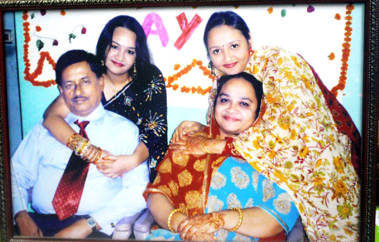 পৃথিবীর সব মায়ার বাঁধন ছিন্ন করে মাহমুদা আক্তার মিতু তার আপন জনের কাছে দূর আকাশের তারায় পরিণত হয়েছেন।