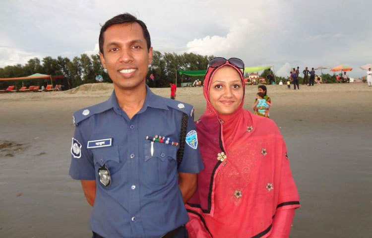 এই ছবি আজ বাবুল আক্তারের কাছে কেবই স্মৃতি। যে স্মৃতিতে বিষাদের ছায়া মিশে গেছে।