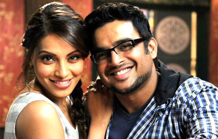 বিপাশা বসু-আর মাধবন : এই জুটির নানা ধরনের উদ্ভট কর্মকাণ্ডের কথা মানুষের মুখে মুখে।