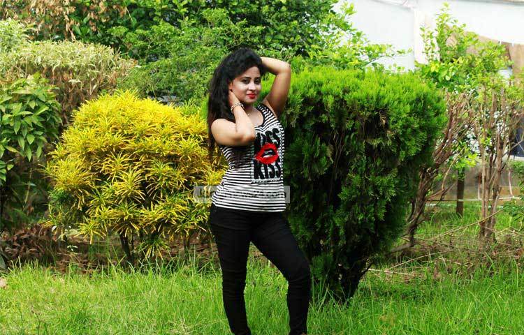 মডেলিং এবং অভিনয় এ দুই অঙ্গনেই বৈশাখী নিজেকে প্রতিষ্ঠিত করতে চান। ছবি : এসডি প্রিন্স।