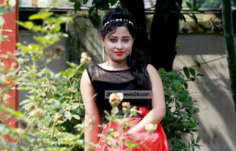 বৈশাখী বর্তমানে ইন্টারমিডিয়েট প্রথম বর্ষের ছাত্রী। লেখাপড়ার পাশাপাশি তিনি নিয়মিত অভিনয় চালিয়ে যেতে চান। ছবি : এসডি প্রিন্স।