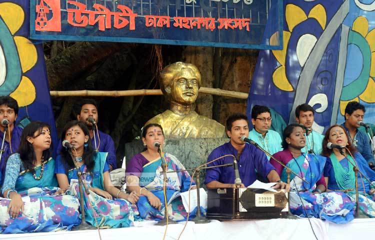 আজ ঋতুর রানি বর্ষার প্রথম দিন। তাই আষাঢ় মাসের শুরুতেই বর্ষা উৎসবের আয়োজন করা হয়েছে। ছবি : বিপ্লব দিক্ষিৎ।