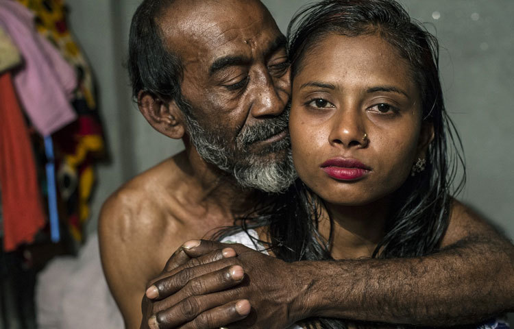 এই নারীরা আসে অত্যন্ত দরিদ্র পরিবার থেকে, অনেক সময় এরা পাচারের শিকার হয়ে এখানে আসে। সূত্র : ওয়াশিংটন পোস্ট