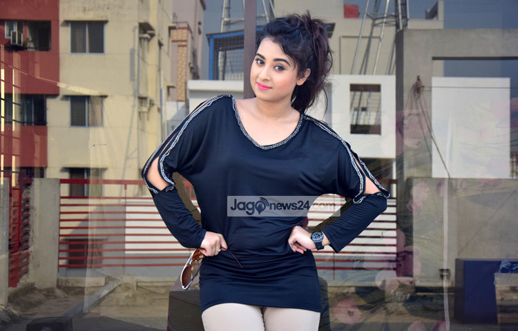 ঢাকাই চলচ্চিত্রের নতুন অভিনেত্রী বুবলি সম্প্রতি জাগো নিউজের ফটোশুটে অংশ নিয়েছেন। ছবি : মাহবুব আলম।