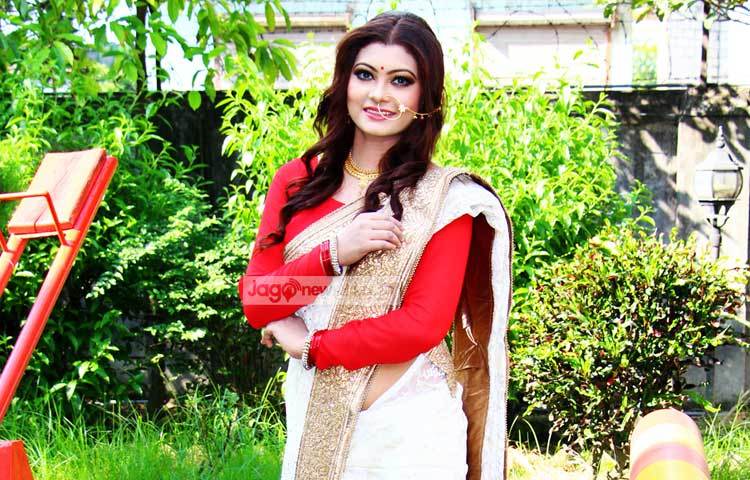 দর্শকদের ভালোলাগার বেশ কিছু নাটক ও টেলিছবিতে অভিনয় করে দোলন দে ক্যারিয়ারের অল্প সময়ের মধ্যে সাফল্য অর্জন করেছেন। ছবি : এসডি প্রিন্স।