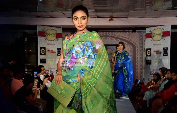 মেলায় অংশগ্রহণকারী প্রতিষ্ঠান কায়ানাত ফ্যাশনের কর্ণধার ফারহানা জামান বলেন, আমরা ঈদকে সামনে রেখে এই মেলায় অংশগ্রহণ করেছি তাই গুলশান বনানীর ক্রেতাদের চাহিদা মাথায়&nbsp; রেখে কালেকশন রেখেছি। বিশেষ করে বুটিকস এবং গাউনের কালেকশনে জোর দিয়েছি। ছবি : মাহবুব আলম।