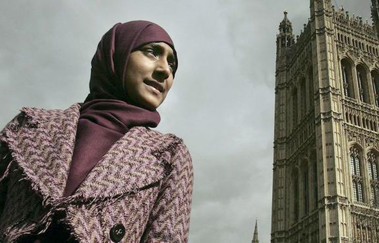 ইংল্যান্ডে ১৮ ঘণ্টা ৫৫ মিনিট রোজা : ইংল্যান্ডে সেহরি থেকে ইফতারের সময়ের পার্থক্য প্রায় ২০ ঘণ্টা। রমজান শুরুর আগেই তাই মুসলিম কাউন্সিল অফ ব্রিটেন নামের একটি সংগঠন এত দীর্ঘ সময়ের&nbsp; রোজা রাখার আগে ভেবে দেখতে বলেছে।