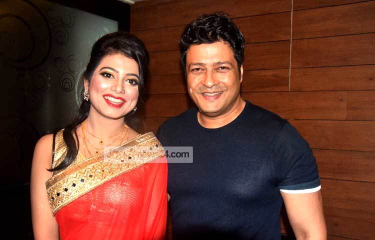 মহরত অনুষ্ঠানে বক্তৃতাকালে ফেরদৌস শ্যাওলা ছবিটি তিন বাংলার ছবি হবে বলে মন্তব্য করেছেন। ছবি : মাহবুব আলম।