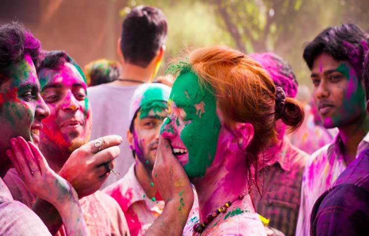 ১৯৯৮ সালে তৎকালীন জাতিসংঘের মহাসচিব কফি আনানের স্ত্রী নানে আনান জনপ্রিয় কার্টুন চরিত্র &lsquo;উইনি&rsquo;-কে &lsquo;ওয়ার্ল্ড ফ্রেন্ডশিপ ডে&rsquo;-র দূত হিসাবে চিহ্নিত করেন।