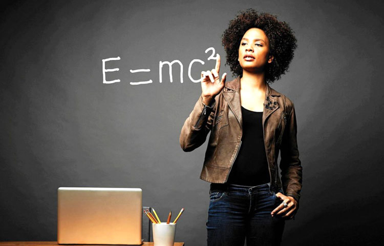 বুদ্ধিমান ব্যক্তির মনে বেশি প্রশ্ন থাকে।