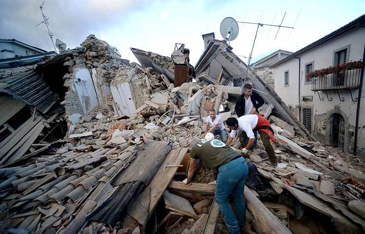 ভুমিকম্পে সবচেয়ে ক্ষতিগ্রস্ত হয়েছে দেশটির পেসকারা দেল টরন্টো গ্রাম। এ গ্রামটি একেবারেই মাটির সঙ্গে মিশে গেছে।