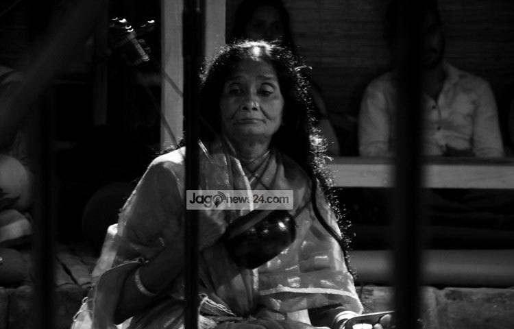 কাঙ্গালিনী সুফিয়ার প্রকৃত নাম টুনি হালদার। তিনি ১৯৬১ জন্মগ্রহণ করেন। সুফিয়া বাংলাদেশের জনপ্রিয় লোকসঙ্গীত শিল্পীদের অন্যতম। ছবি : মাহবুব আলম।