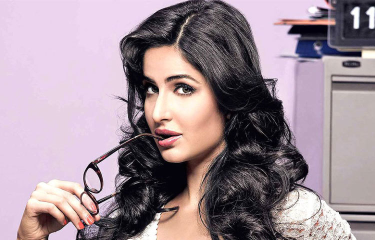 ছয় বোন ও এক ভাইকে নিয়ে ক্যাটরিনাদের সুখের সংসার।