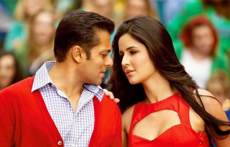 বলিউডে আসার পর প্রথমে সালমান খানের সঙ্গে তার সম্পর্ক গড়ে উঠলেও পরবর্তীকালে তাদের ব্রেক-আপ হয়ে যায়।