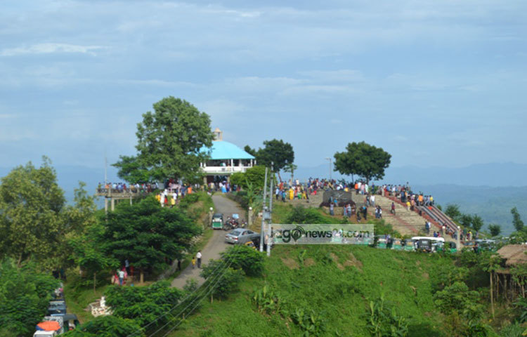 এদিকে, পর্যটকদের আগমনকে কেন্দ্র করে নিশ্চিদ্র নিরাপত্তা ব্যবস্থা নিয়েছে বান্দরবান জেলা পুলিশ প্রশাসন।