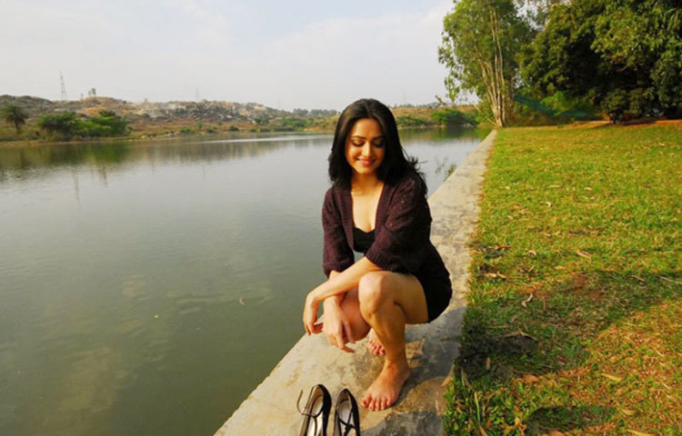 কৃতি খুবই প্রকৃতিপ্রেমী। অবসর পেলেই ছুটে যান প্রকৃতির একান্ত কাছে।