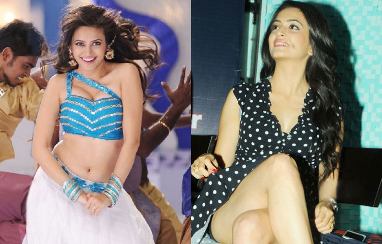 এই বছর বলিউডে ডেবিউ করার পাশাপাশি তামিল ছবিতেও ডেবিউ করছেন কৃতি।